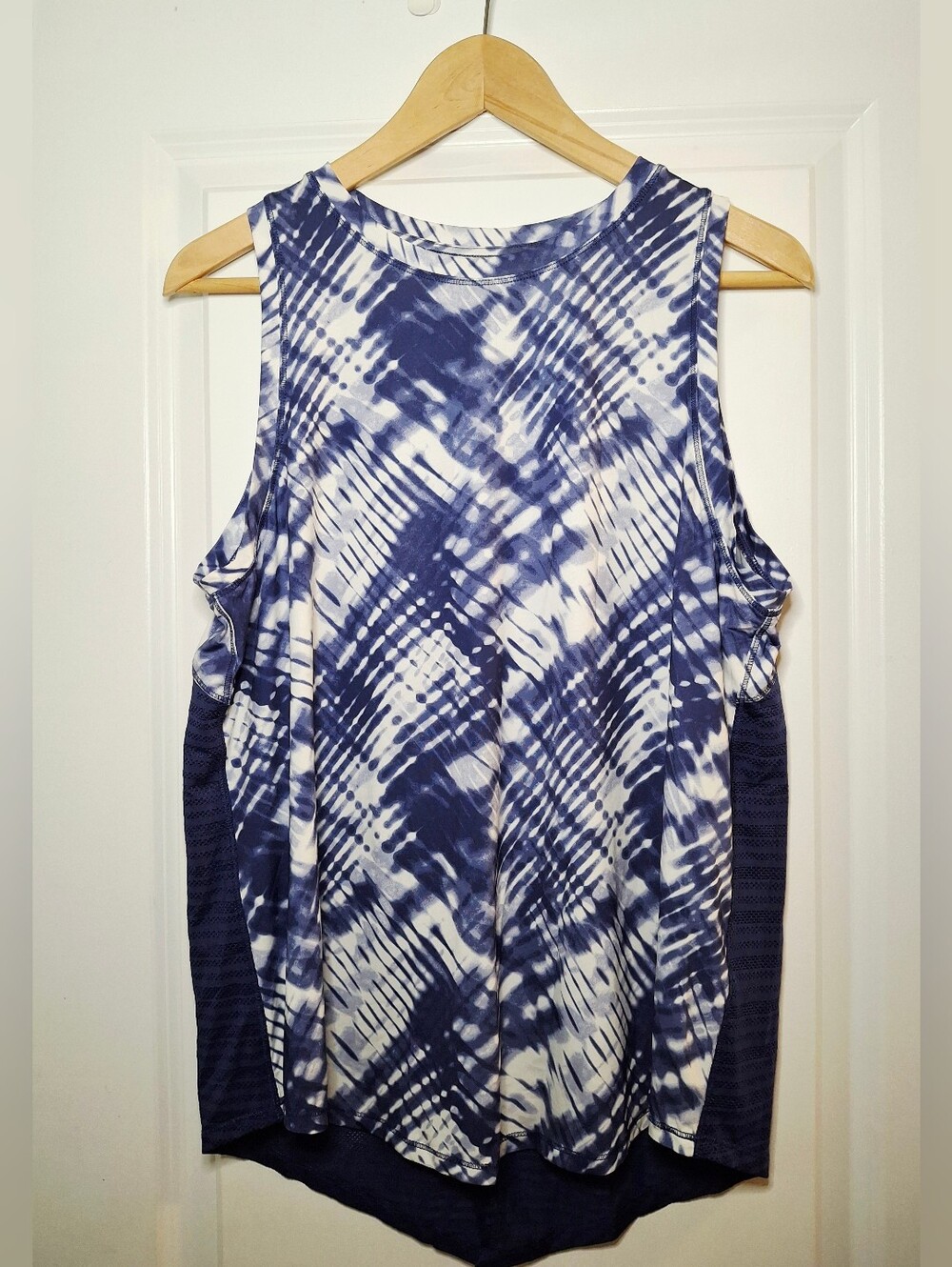 Joe Fresh Active Airy Tie-Dye Tank Top (L)